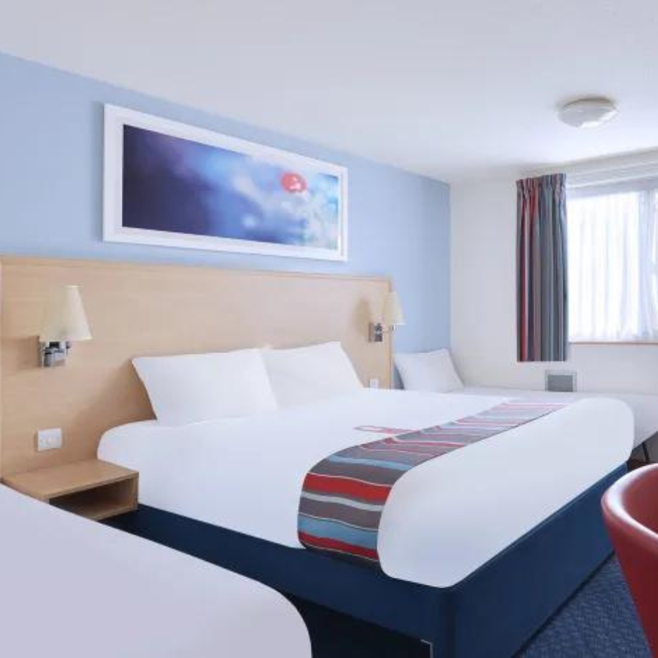 Travelodge - stay during your course at the Cotswold Academy